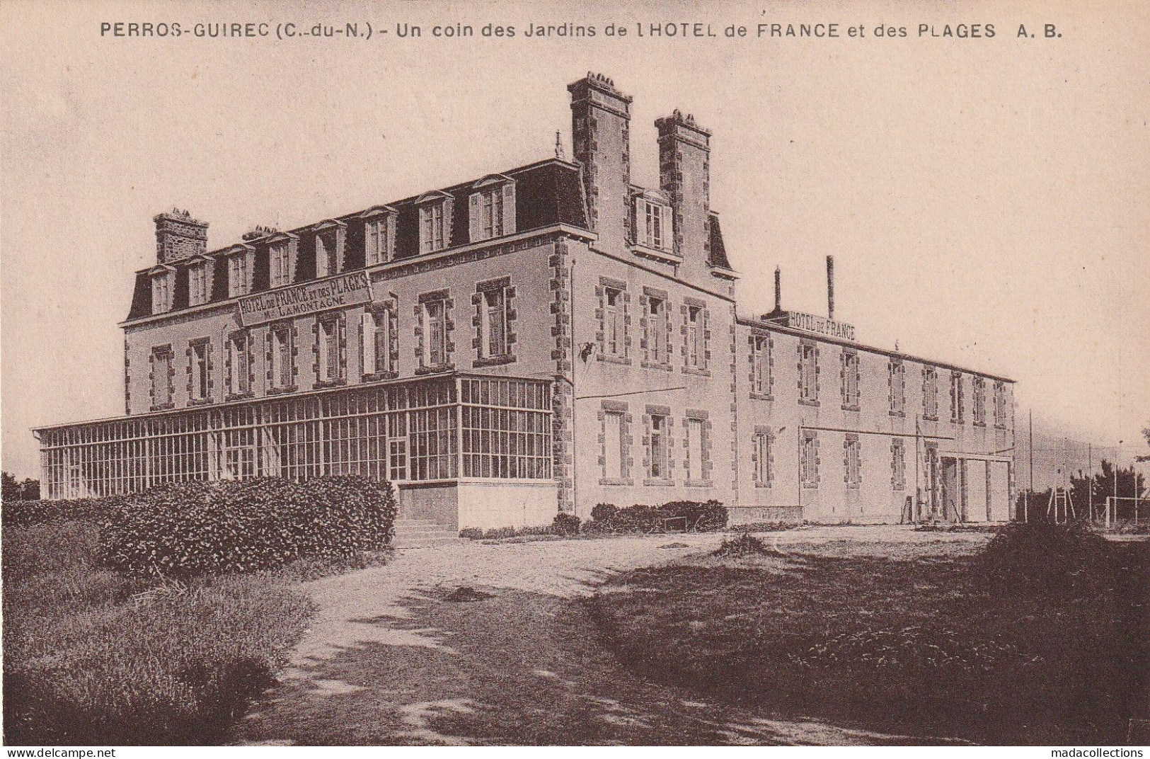 Perros Guirec (22 - Côtes D'Armor)  Un Coin Des Jardins De L'Hôtel De France - Perros-Guirec