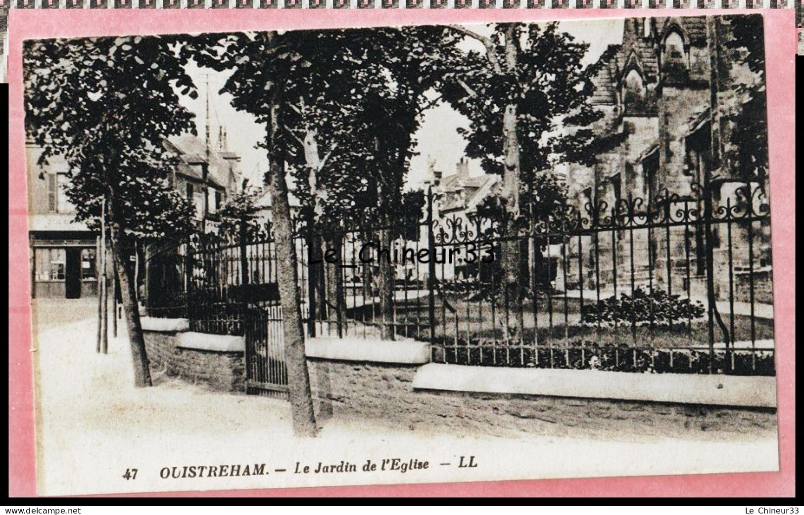 14 - OUISTREHAM ---Le Jardin De L'Eglise - Ouistreham