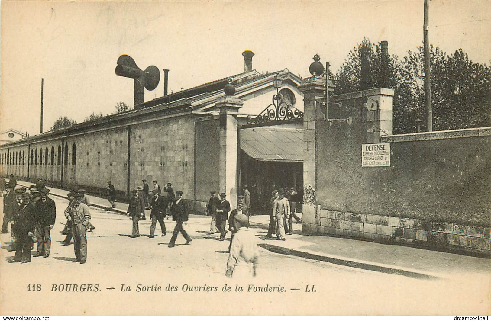 18 BOURGES. La Sortie Des Ouvriers De La Fonderie - Bourges