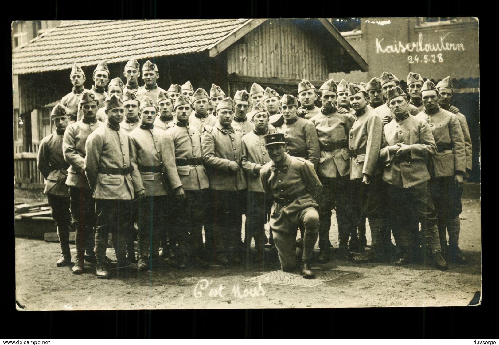 Carte Photo Militaire Soldats Français Du 121eme Regiment Kaiserlautern 1928 ( Format 9cm X 14cm ) - Regiments