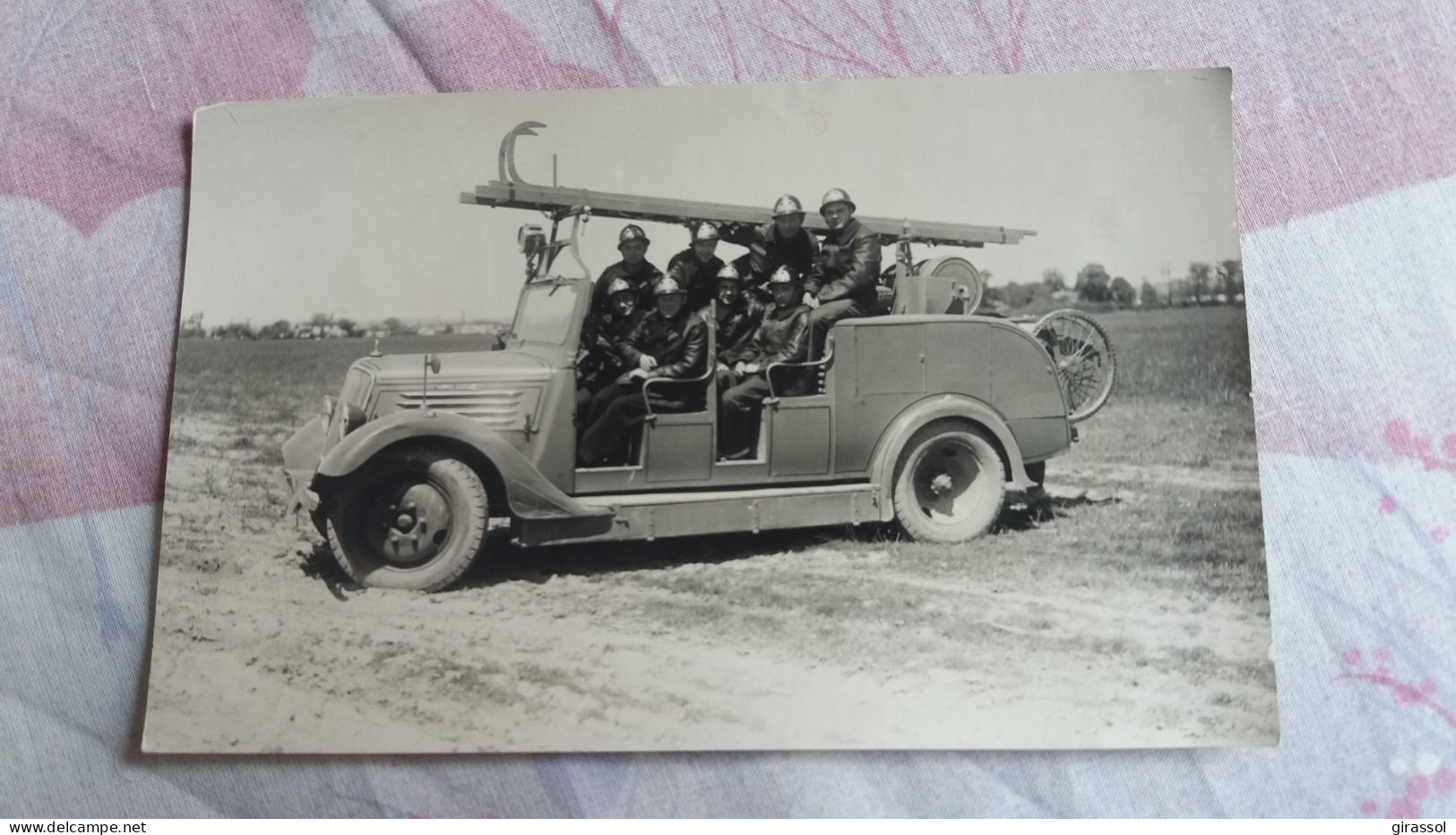 CAMION DE POMPIERS AVEC ECHELLE VEHICULE CAMPAGNE D AGEN LOT ET GARONNE MAI 1941 OU 1942  FORMAT 16 PAR 10 CM - Berufe