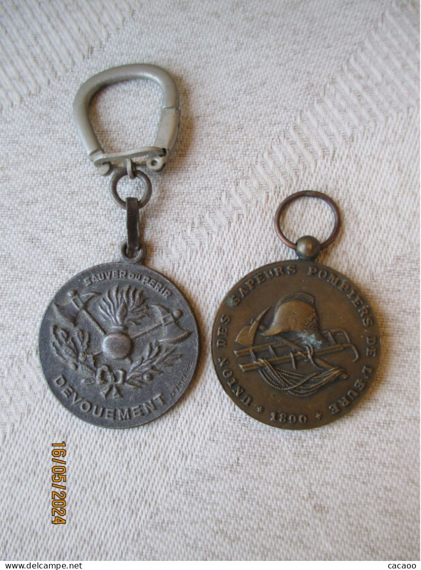Ancienne Médaille UNION Des SAPEURS POMPIERS De L'EURE 1890+Porte-Clés "SAUVER Ou PERIR- DEVOUEMENT "Sapeur De Louviers. - Firemen