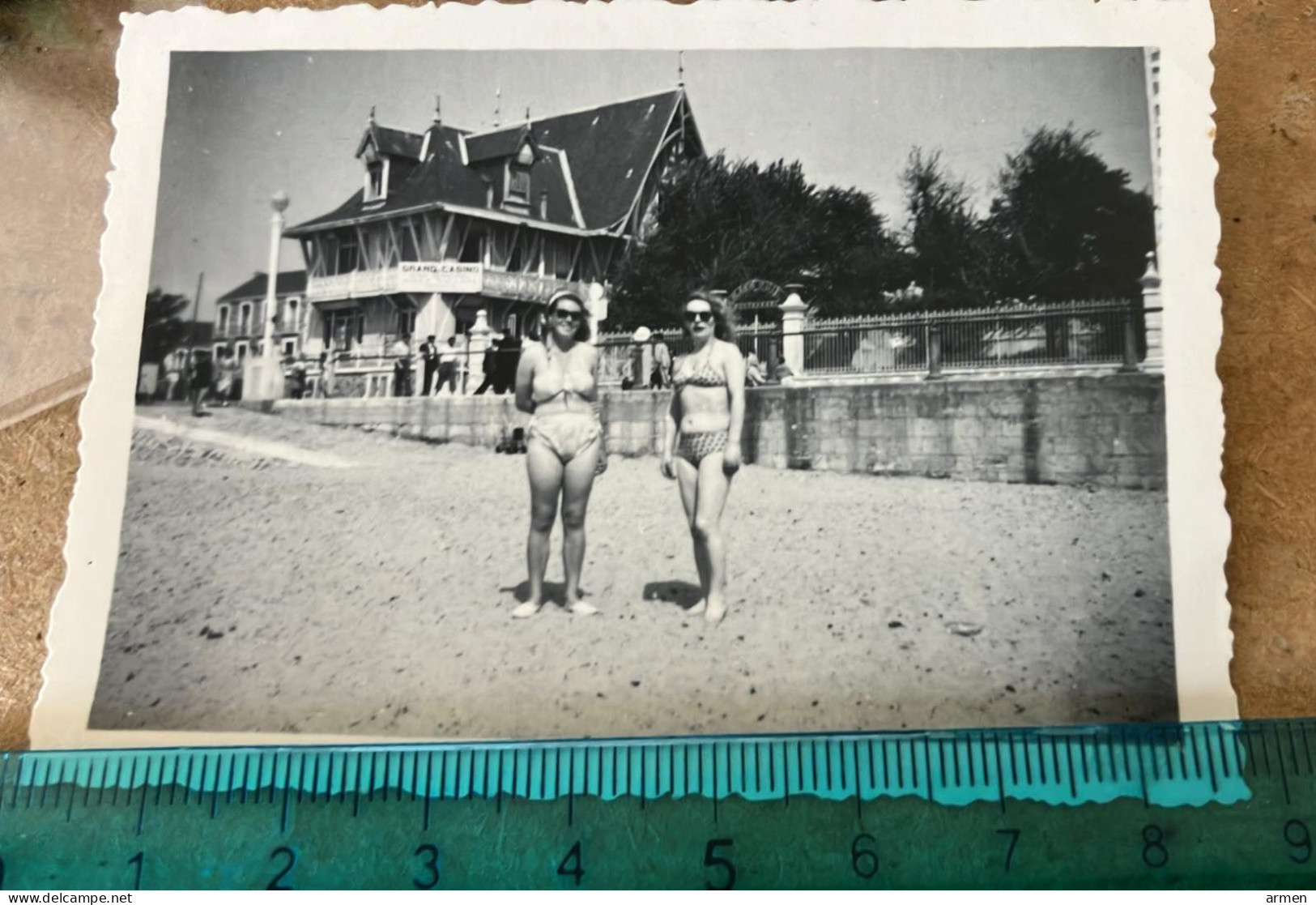 Real Photo PIN UP PLAGE - Les Sables D'Olonne Deux Jolies Femmes Sur La Plage - Pin-up