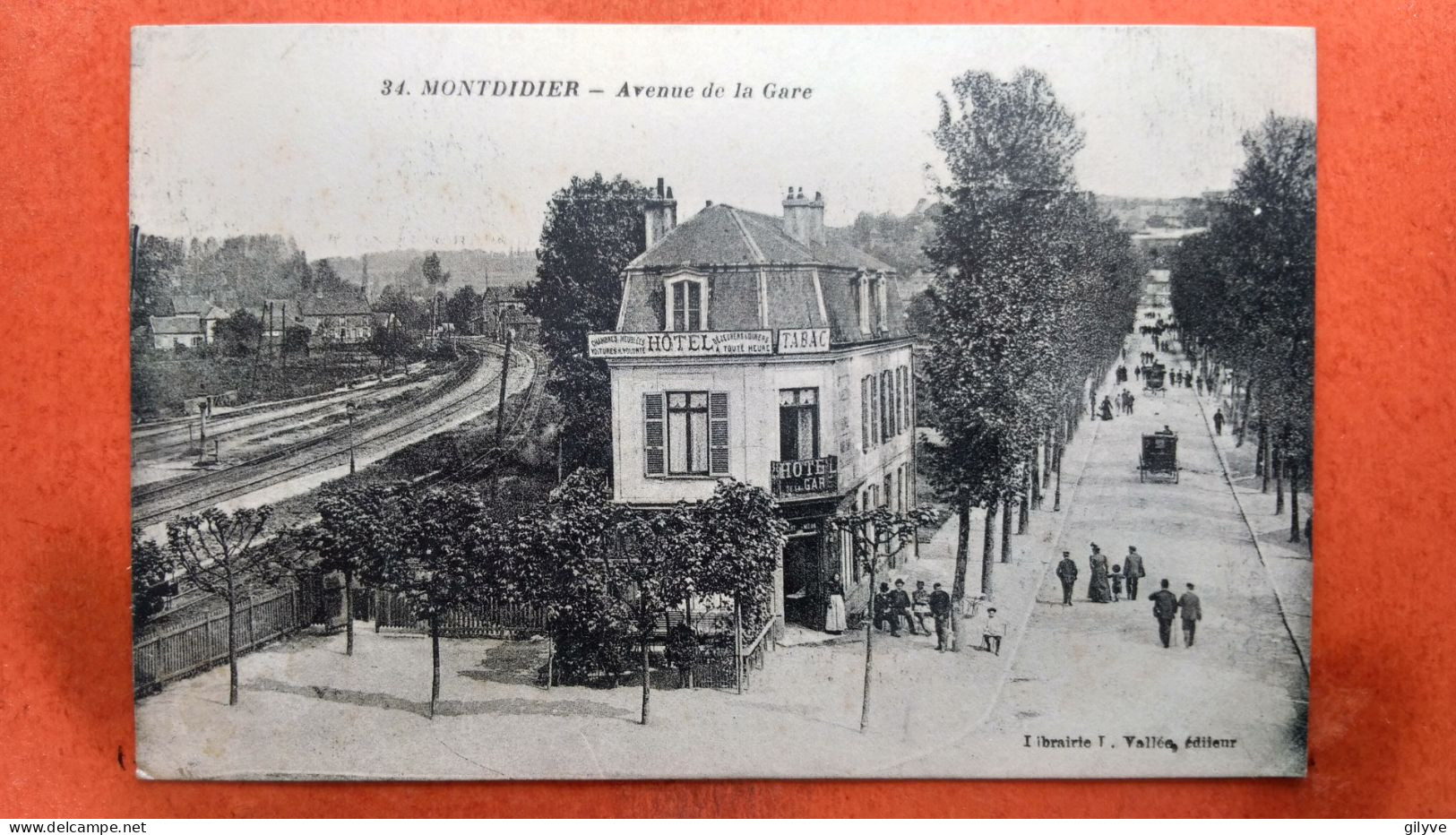 CPA (80)  Montdidier. Avenue De La Gare. (8A.006) - Montdidier