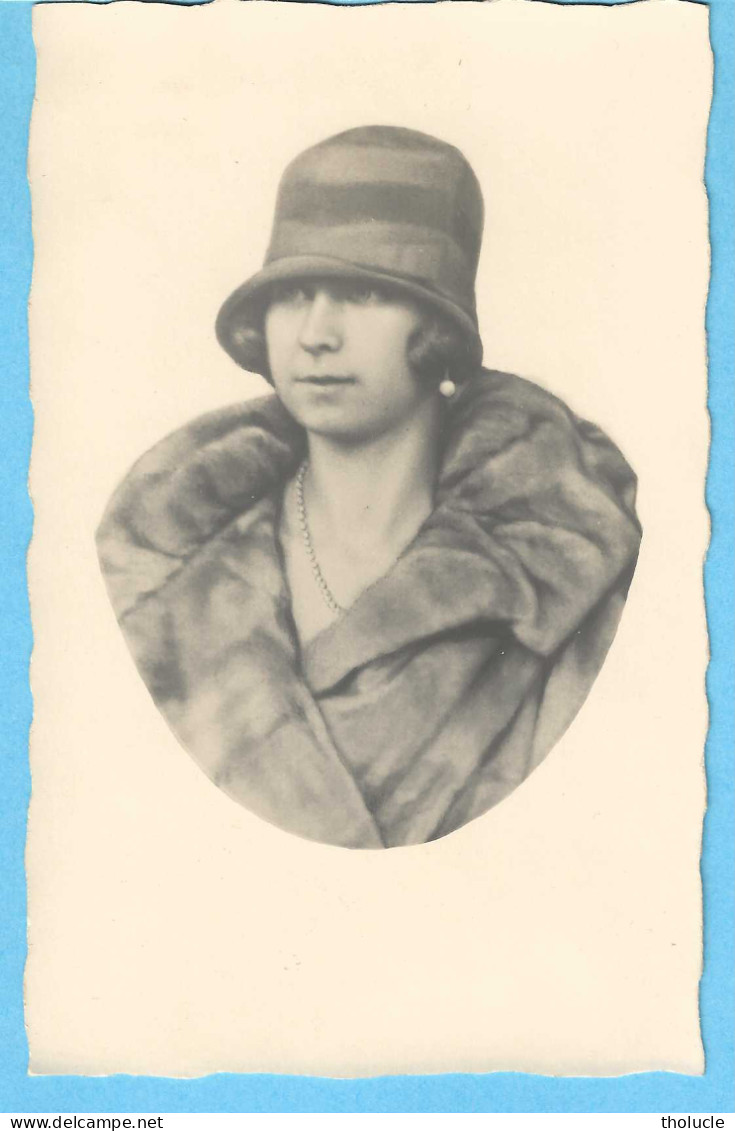 Carte-Photo  Signée-Paul Favresse-Belgique-+/-1925-La Princesse Marie-José-Jeune Fille-Chapeau->Principessa Del Piemonte - Royal Families