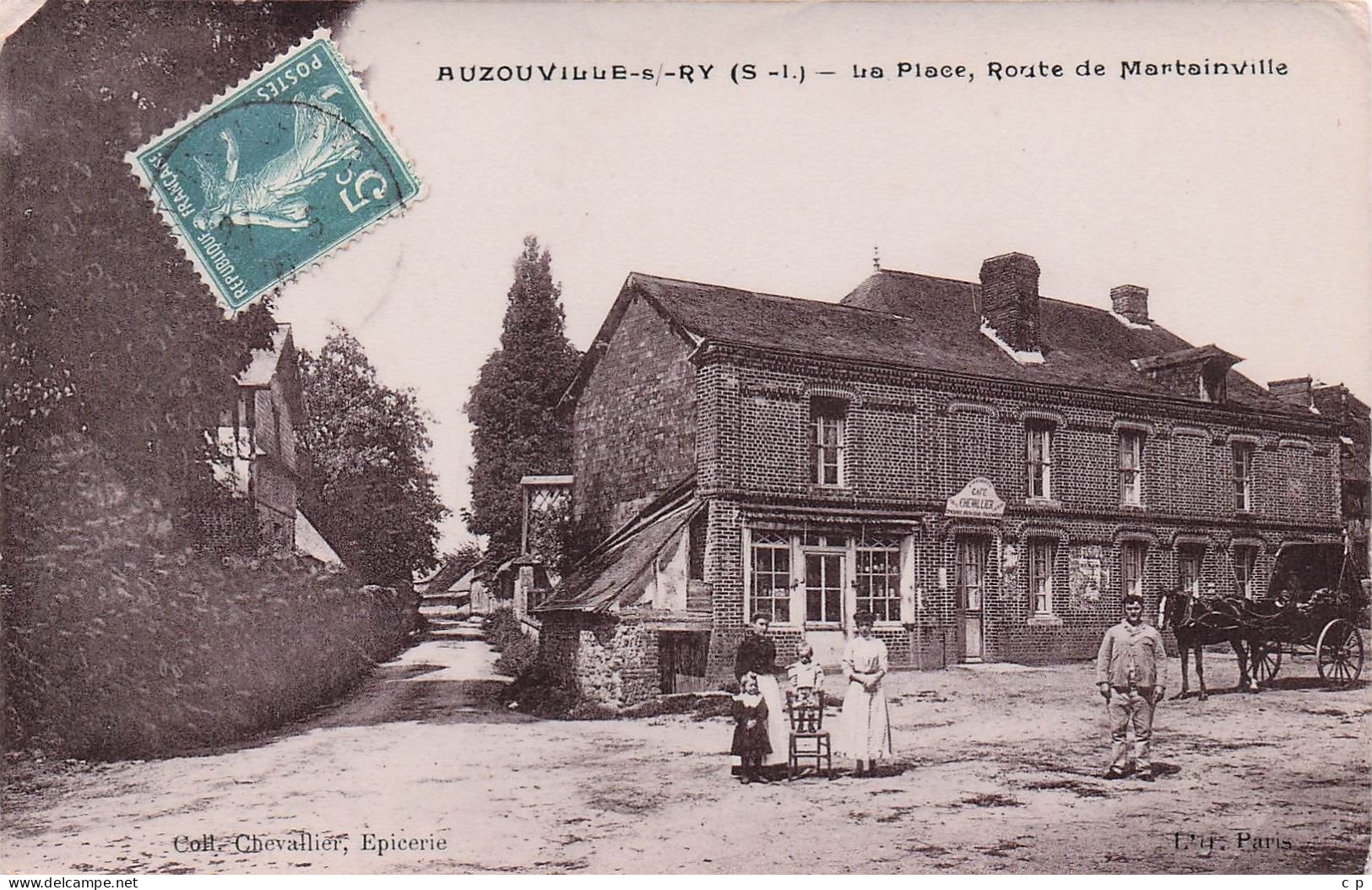 Auzouville Sur Ry - La Place - Route De Martainville -  CPA °J - Autres & Non Classés