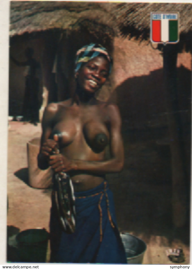 Cote D'Ivoire - CPSM - Un Gracieux Sourire De La Cote D'Ivoire - Jeune Femme Seins  Bus - - Ivory Coast
