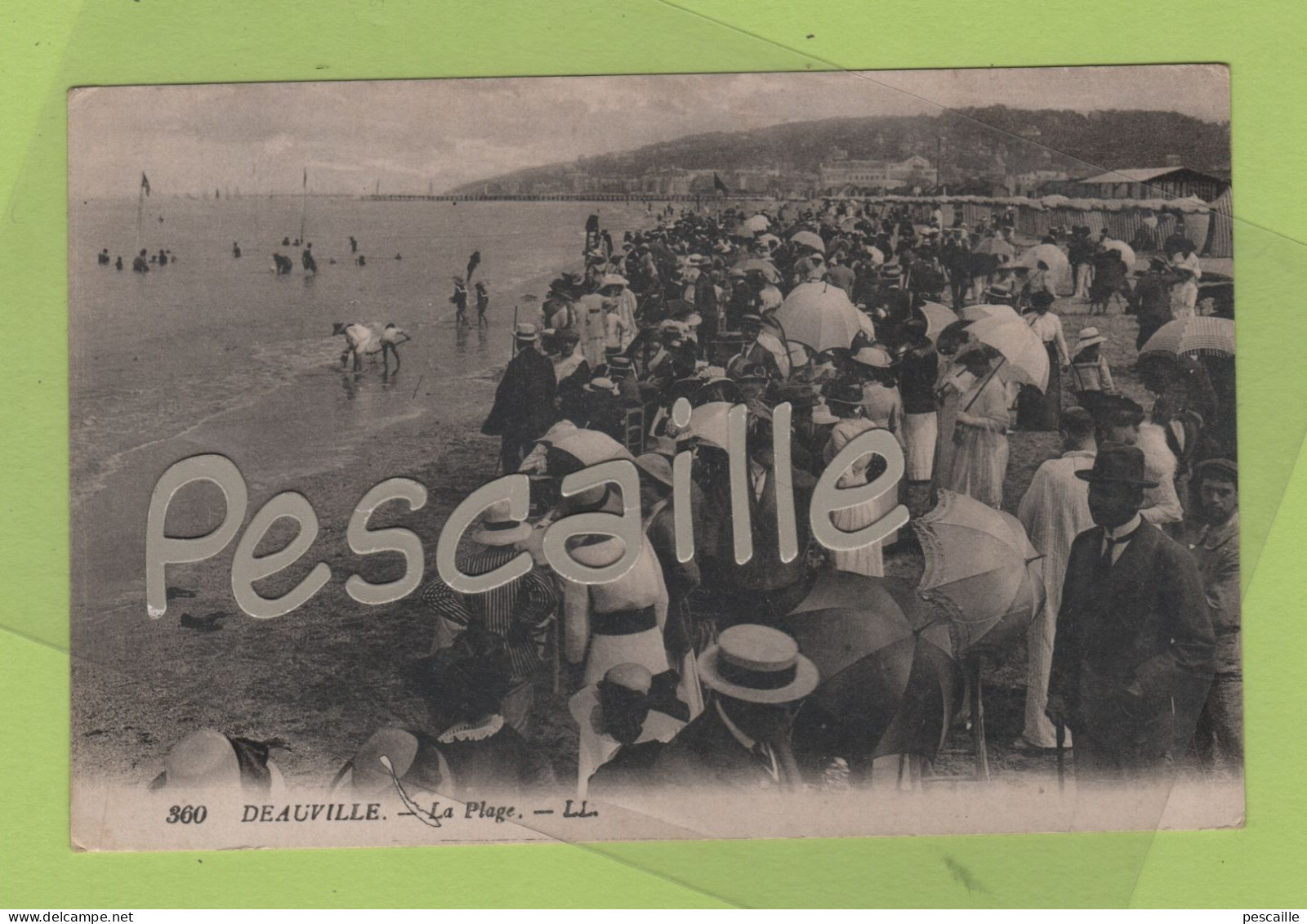 14 CALVADOS - CP TRES ANIMEE DEAUVILLE - LA PLAGE - LL N° 360 - ECRITE - Deauville