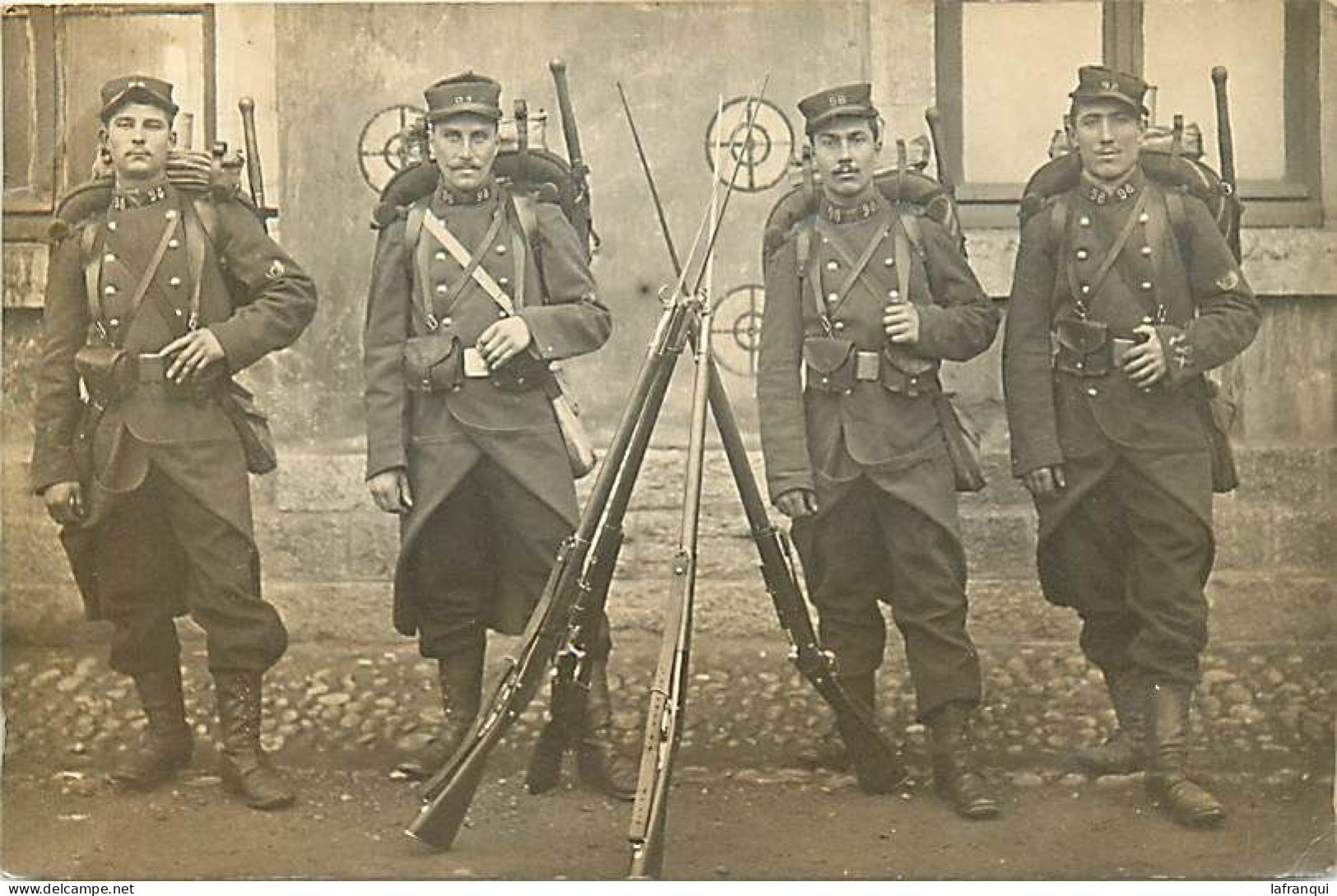 Militaires-ref E78-carte Photo -militaires -militaria -regiments -regiment- No 98 Sur Cols Et Kepis -tenue De Campagne - Regiments