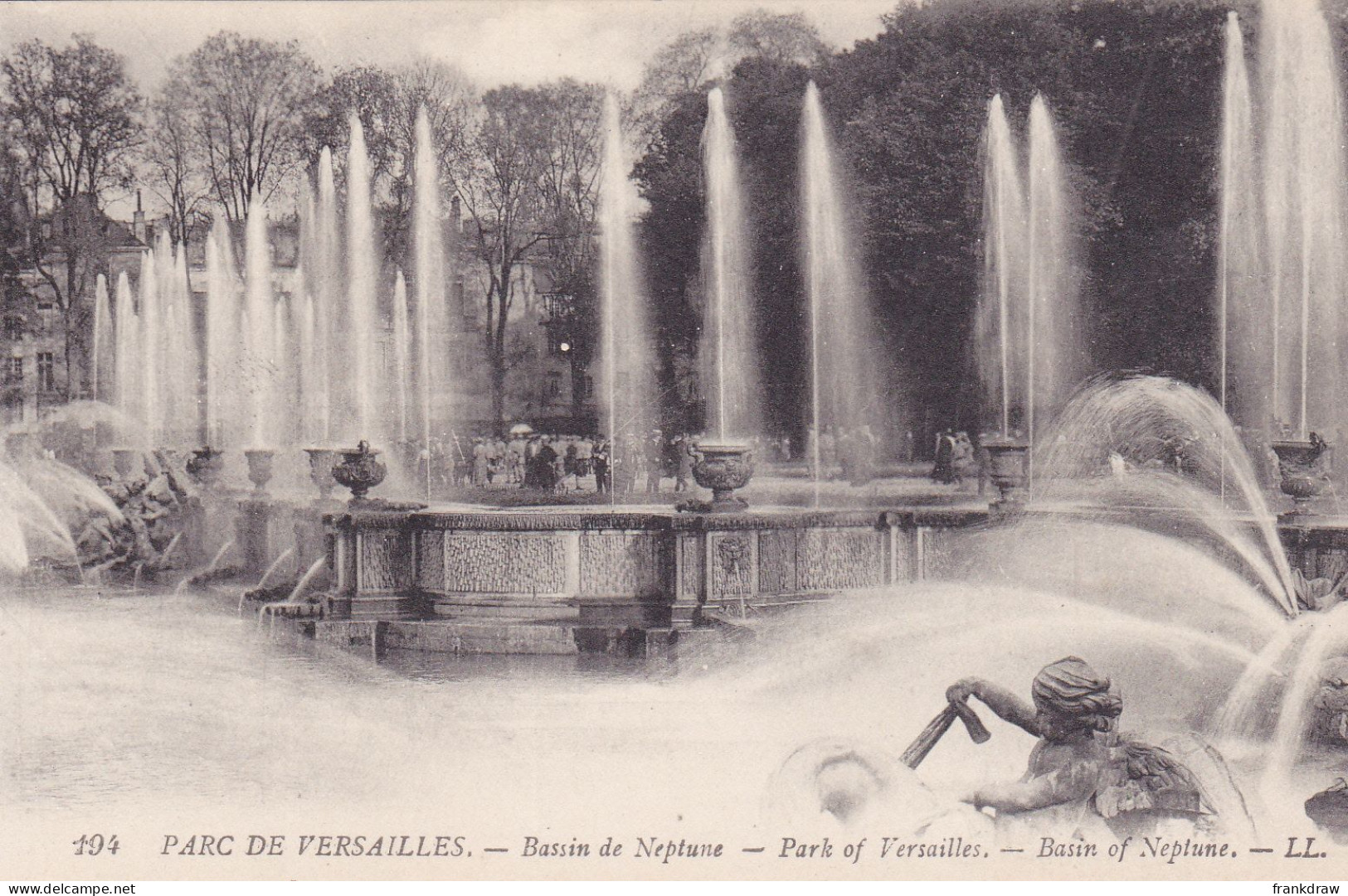 Postcard - Versailles - Parc De Versailles - Bassin De Neptune - Card No. 194 - VG - Unclassified
