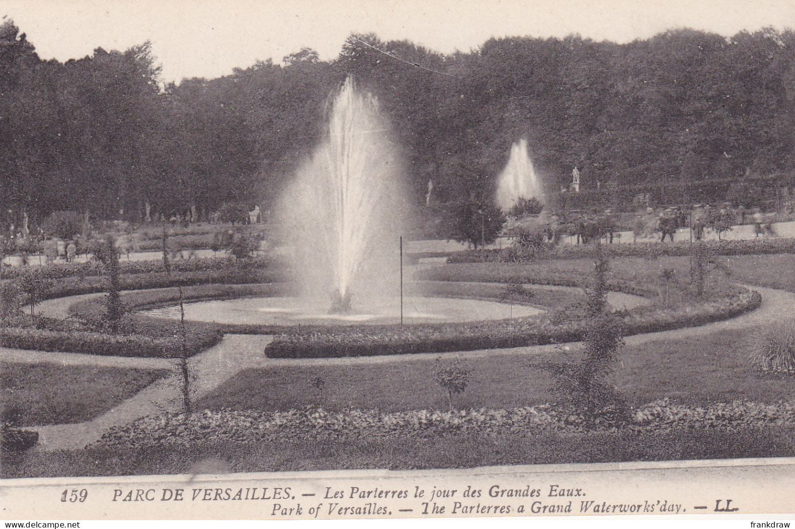 Postcard - Versailles - Parc De Versailles -Les Parlerres Le Jour Des Grandes Eaux - Card No. 159 - VG - Non Classés