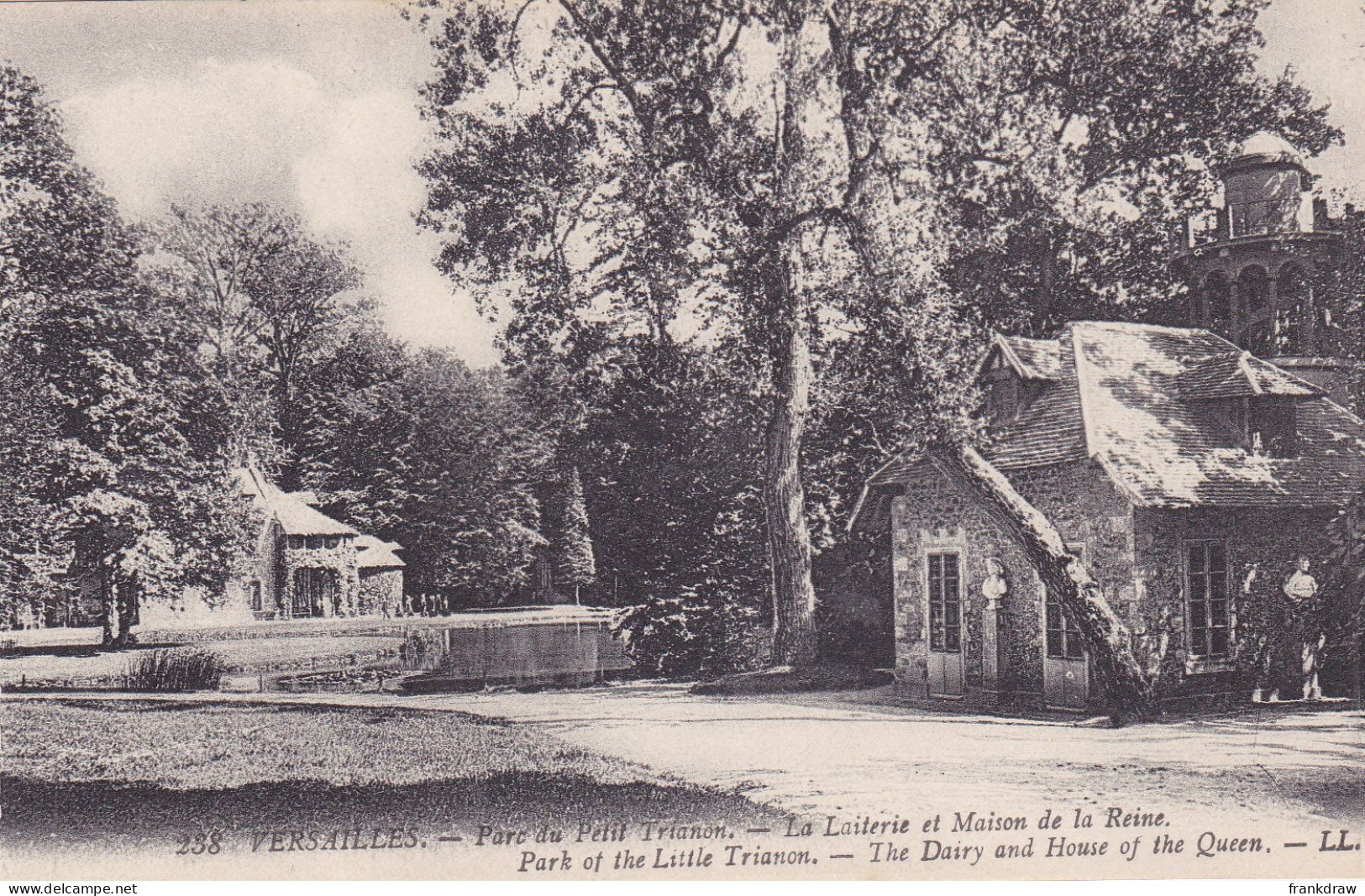 Postcard - Versailles - Parc De Petit - La Laiterie Et Maison De La Reine - Card No. 238 - VG - Zonder Classificatie