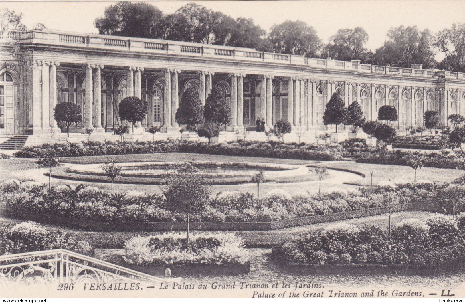 Postcard - Versailles - Le Palais Au Grand Trianon Et Les Jardins - Card No. 296 - VG - Ohne Zuordnung