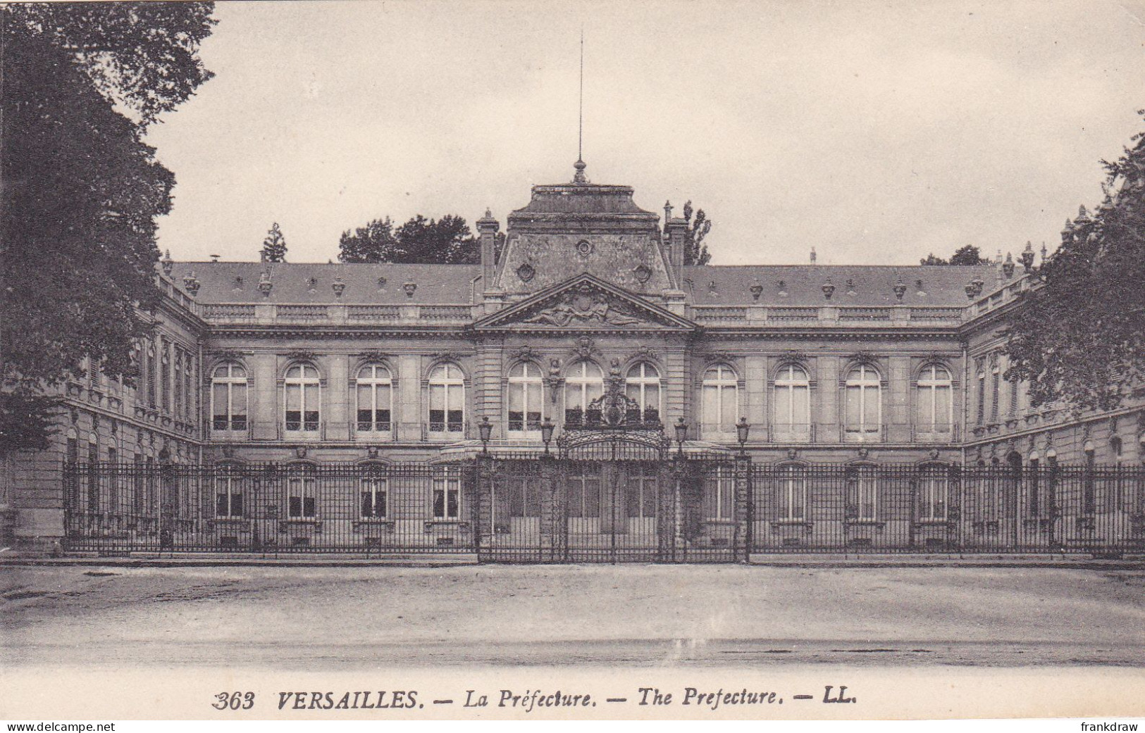 Postcard - Versailles - La Prefecture - The Prefecture - Card No. 363 - VG - Non Classés