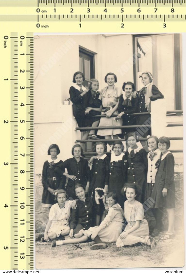 1936 School Girls Kids In Uniform Teacher Écolières Enfants Avec Professeur Fillettes Sumarice Kragujevac Serbia PHOTO - Anonymous Persons