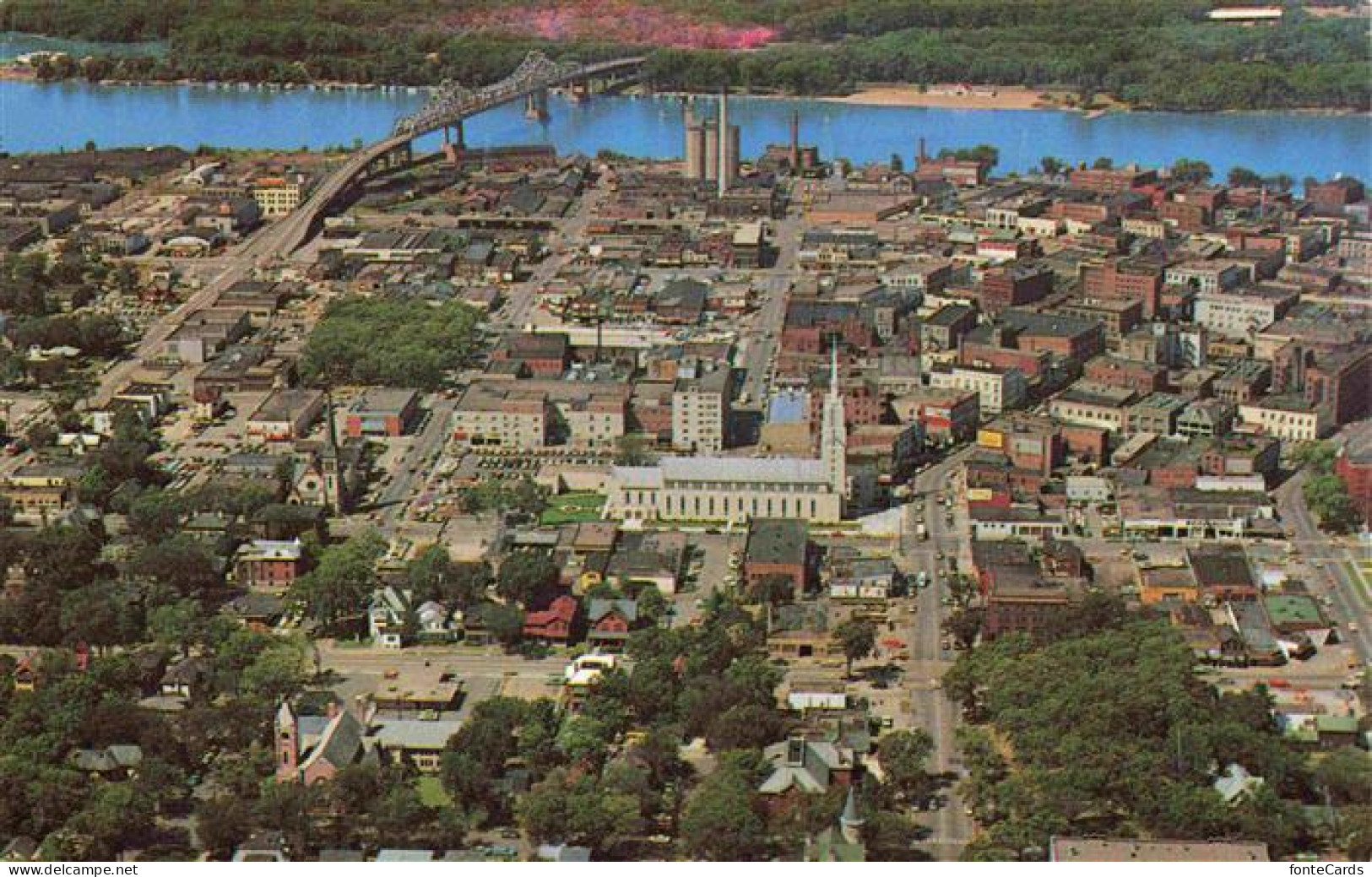 73976442 La_Crosse_Wisconsin_USA Panorama With St. Joseph The Workman Cathedral  - Autres & Non Classés