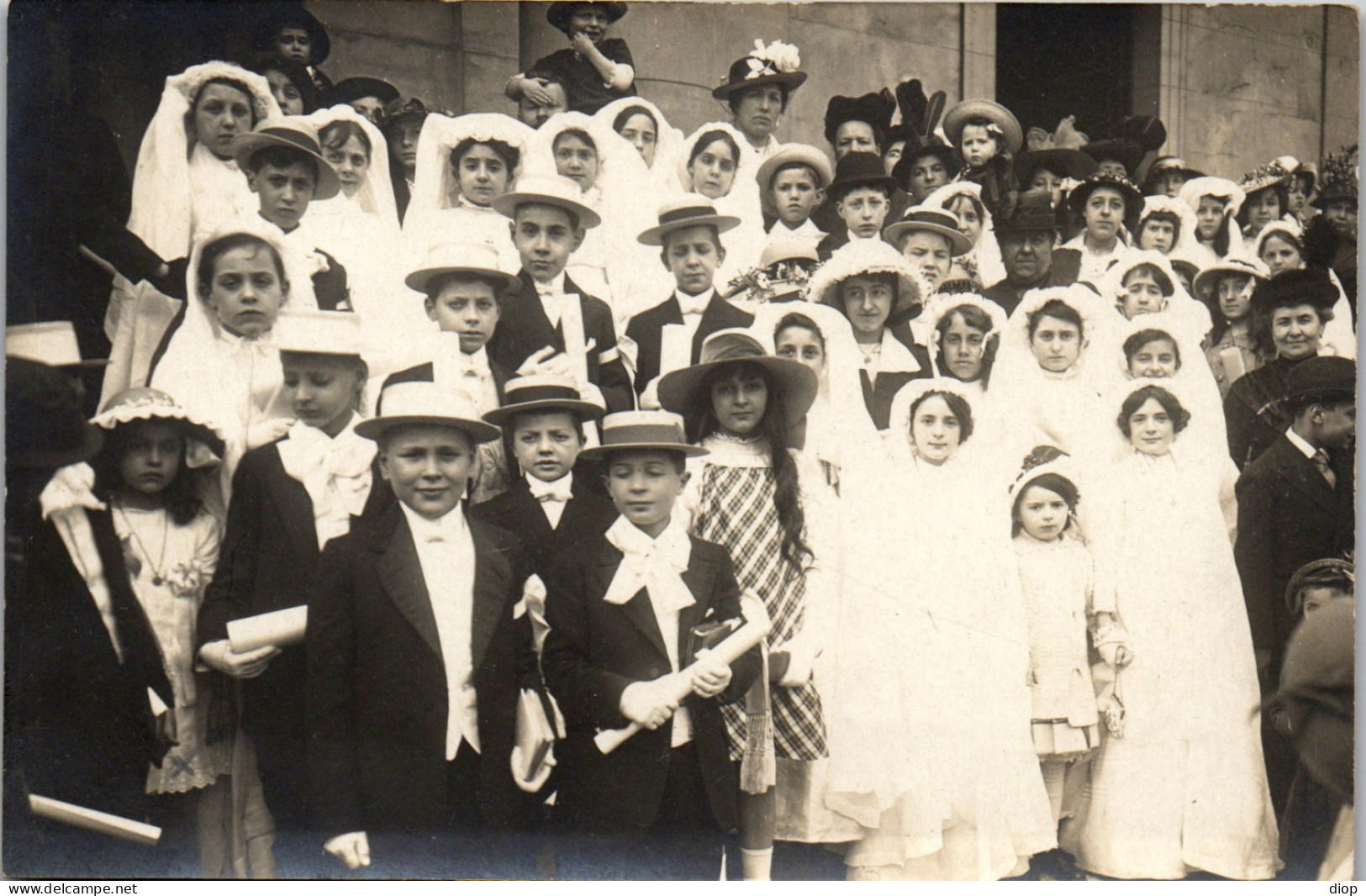 CP Carte Photo D&#039;&eacute;poque Photographie Vintage Groupe Enfant Mode Communion  - Autres & Non Classés