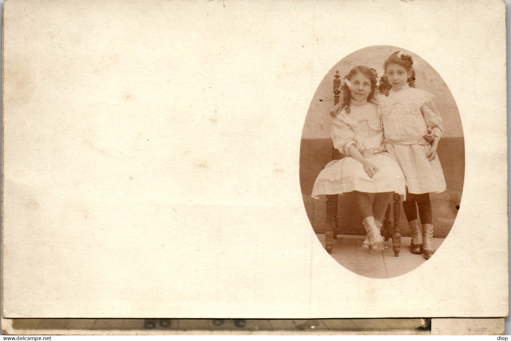 CP Carte Photo D&#039;&eacute;poque Photographie Vintage Enfant Fille Fillette Mode Chaise - Other & Unclassified