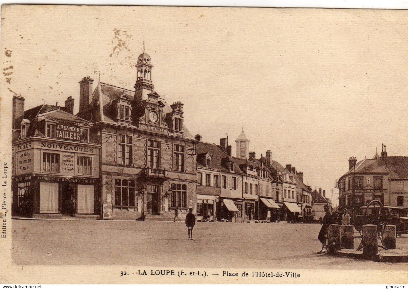 La Loupe Place De L'hotel De Ville - La Loupe