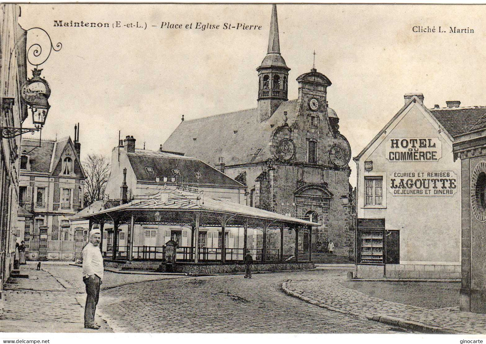 Maintenon Place Et Eglise St Pierre - Maintenon