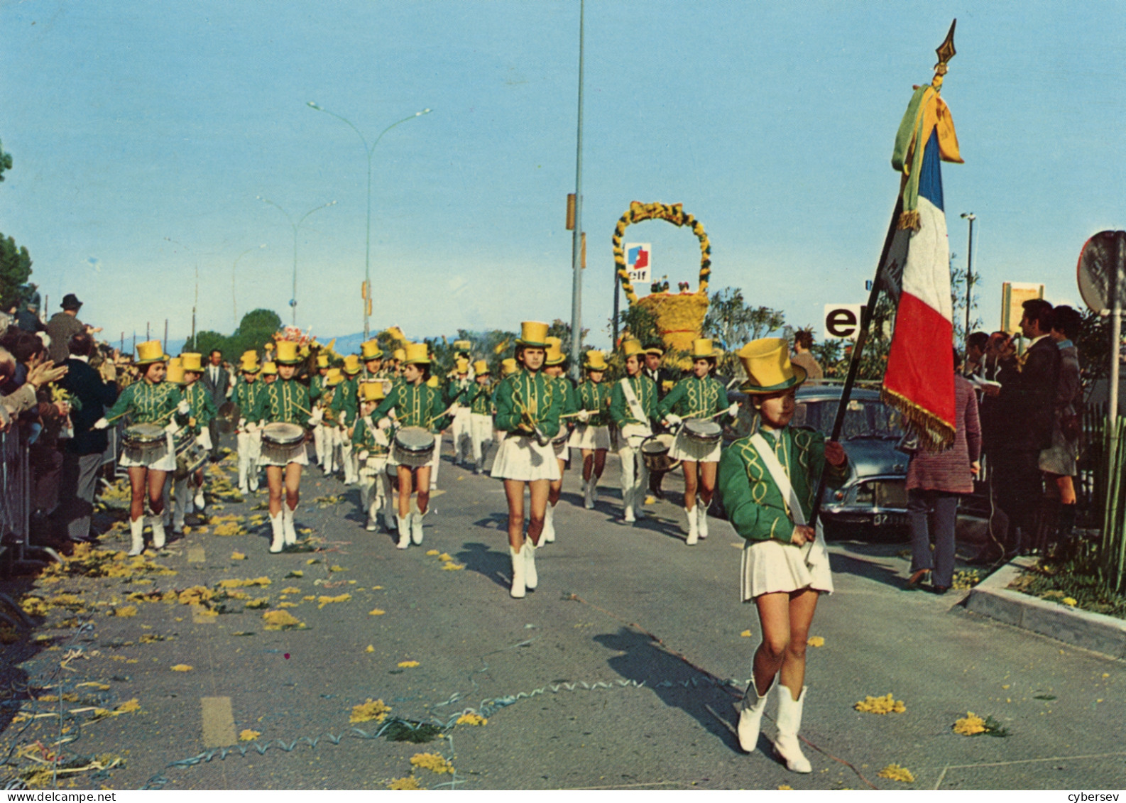 Côte D'Azur - French Riviera - Défilé De Majorettes - Carte Couleur Grand Format Datée 1975 - Provence-Alpes-Côte D'Azur