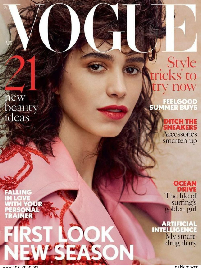 Vogue Magazine UK 2017-08 Mica Arganaraz - Non Classés