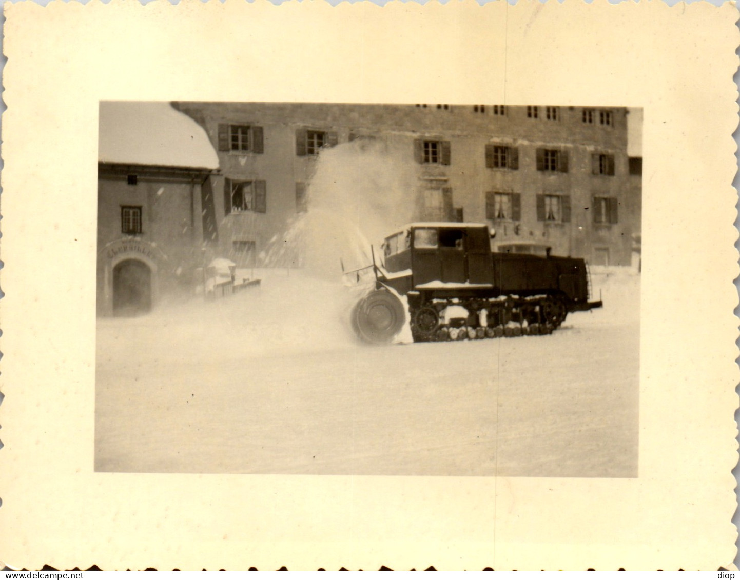 Photographie Photo Vintage Snapshot Amateur Camion Chenilles D&eacute;neigeuse  - Trains