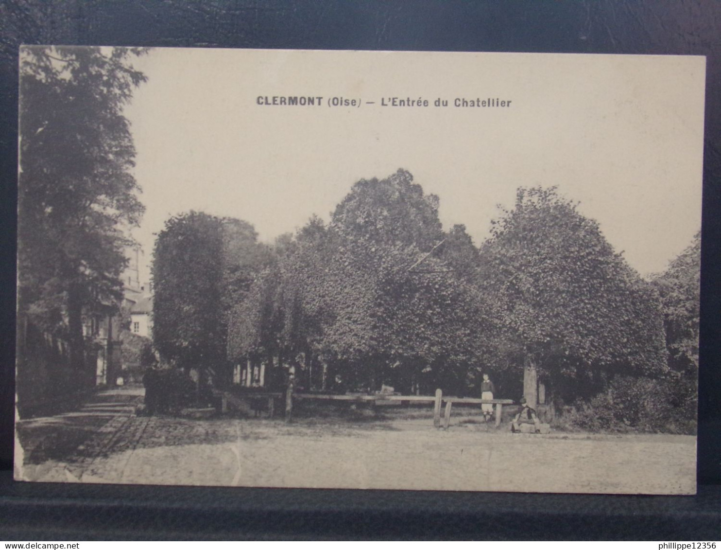 60361 . CLERMONT . L ENTREE DES CHATELLIER . - Clermont