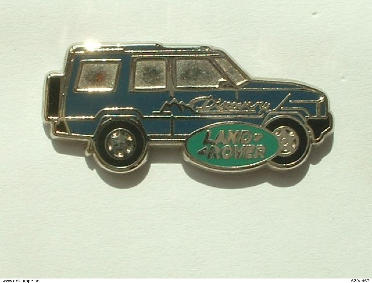 Pin's AUTOMOBILE LAND ROVER - DISCOVERY  - SIGNE SOFREC - Other & Unclassified