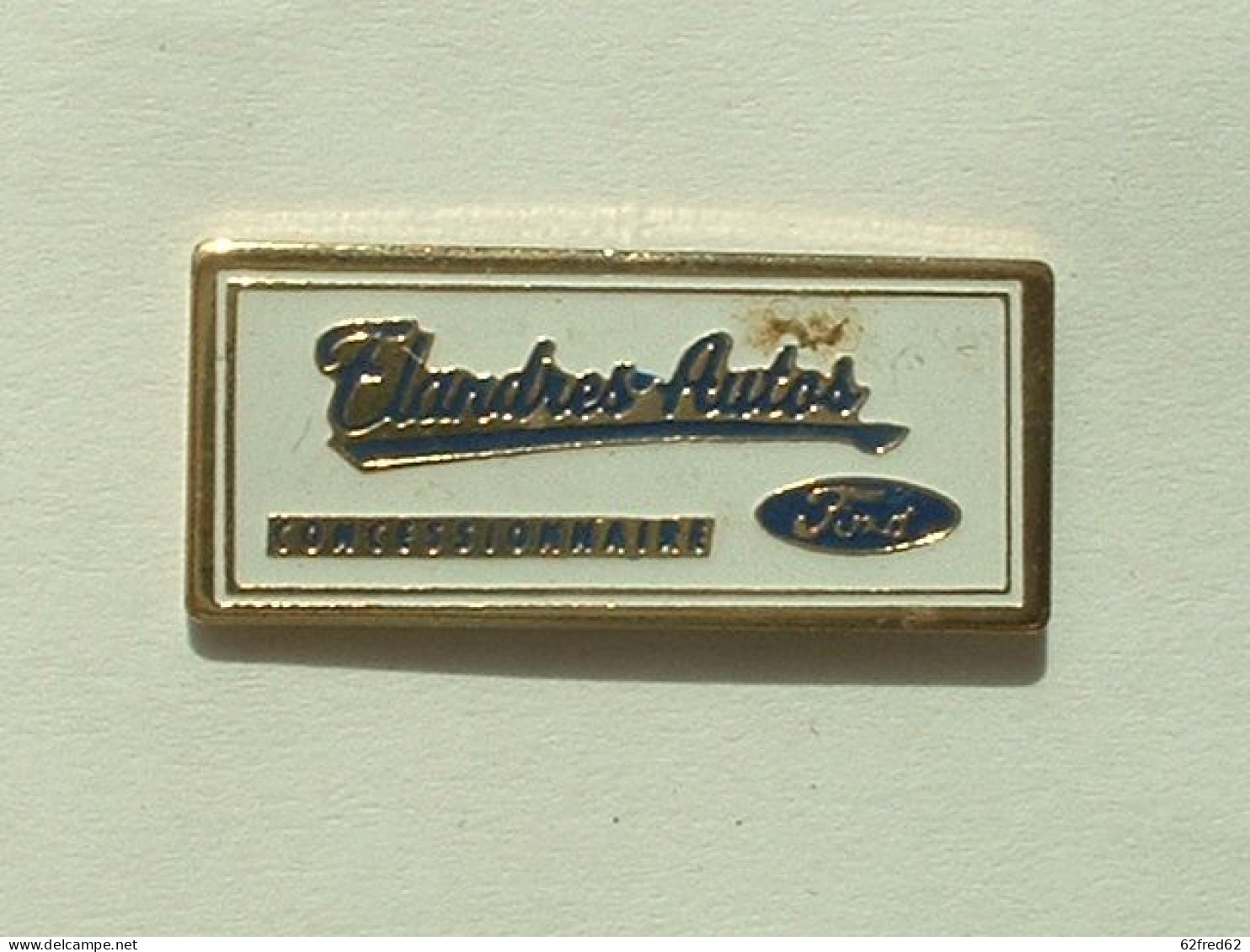 Pin's FORD - FLANDRES AUTO - Ford