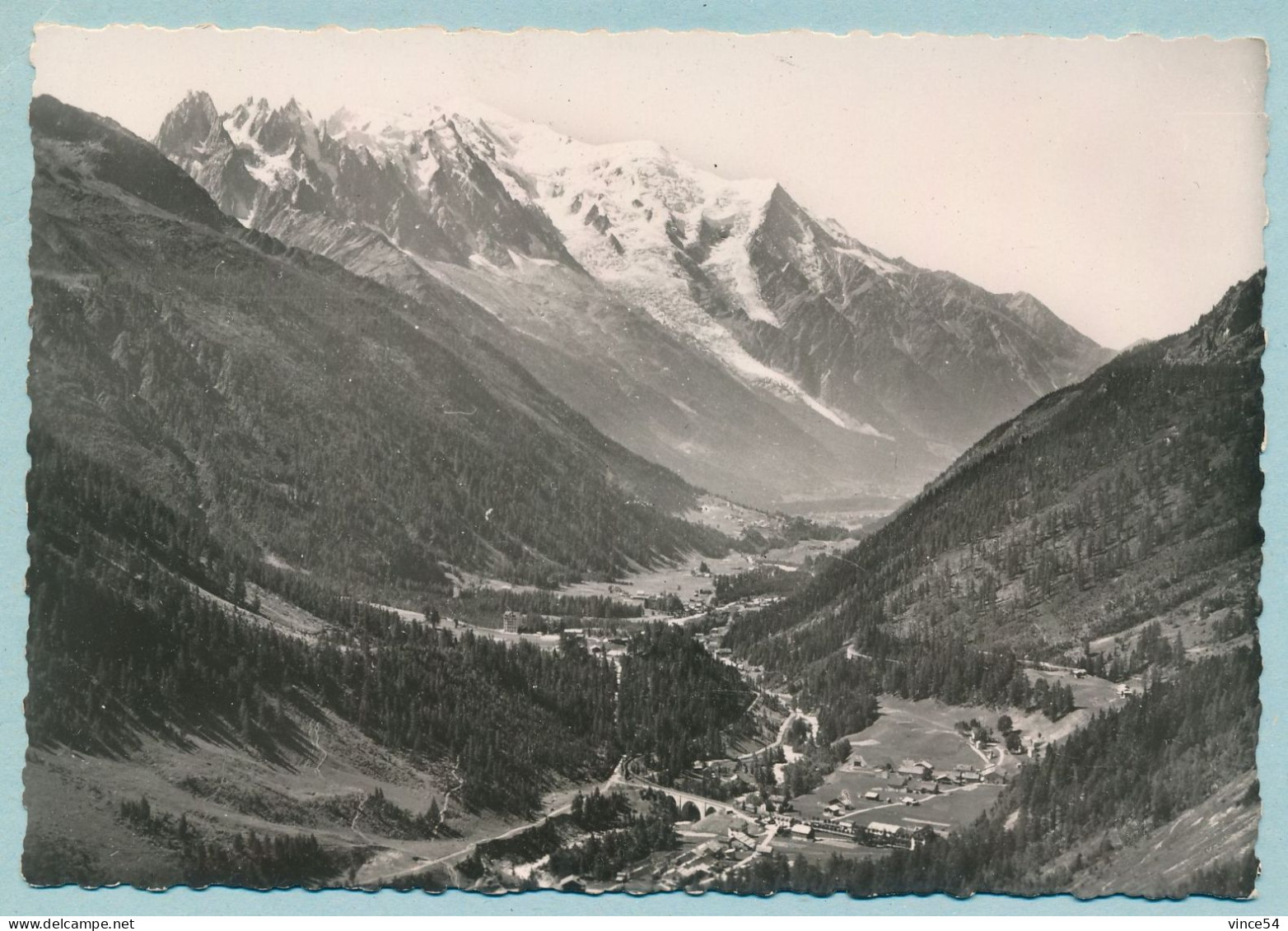 MASSIF DU MONT-BLANC - La Vallée De L'Arve De Montroc à Chamonix, Le Mont-Blanc Et Les Aiguilles, Des Posettes - Le Tour - Chamonix-Mont-Blanc