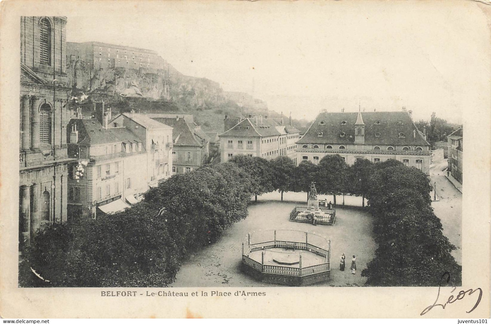 CPA Belfort-Le Chateau Et La Place D'armes-Timbre   L2917 - Belfort - City