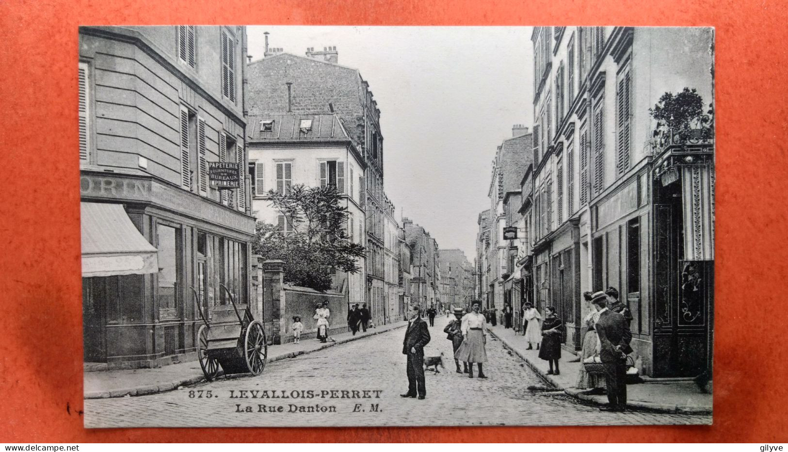 CPA (92) Levallois Perret. La Rue Danton. . (8A.038) - Levallois Perret