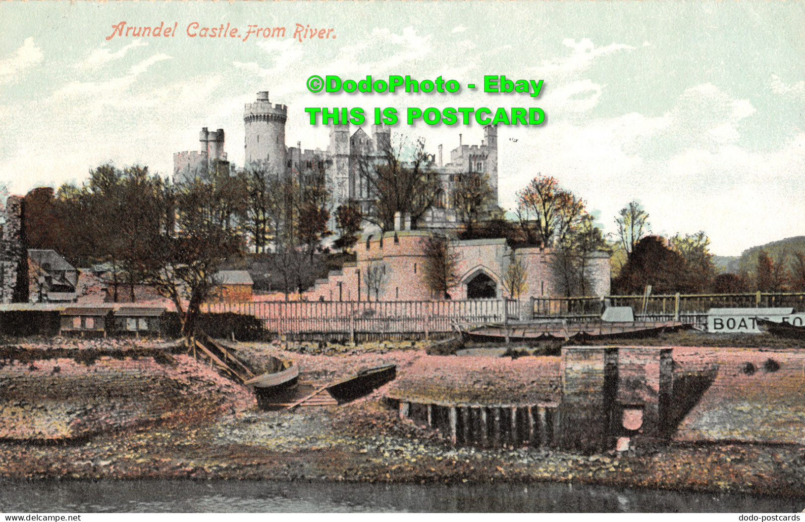 R353790 Arundel Castle From River. Postcard - Monde