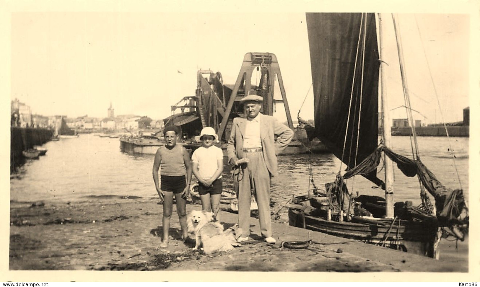 Les Sables D'olonne * Photo Ancienne * Une Drague Ou Dragueuse De Sable Dans Le Port * 11x7cm - Sables D'Olonne