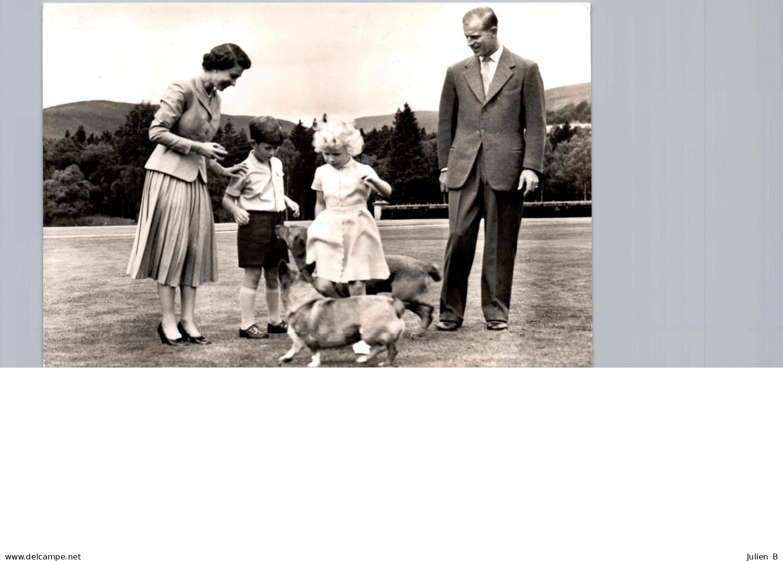 The Royal Family At Balmoral - Familles Royales