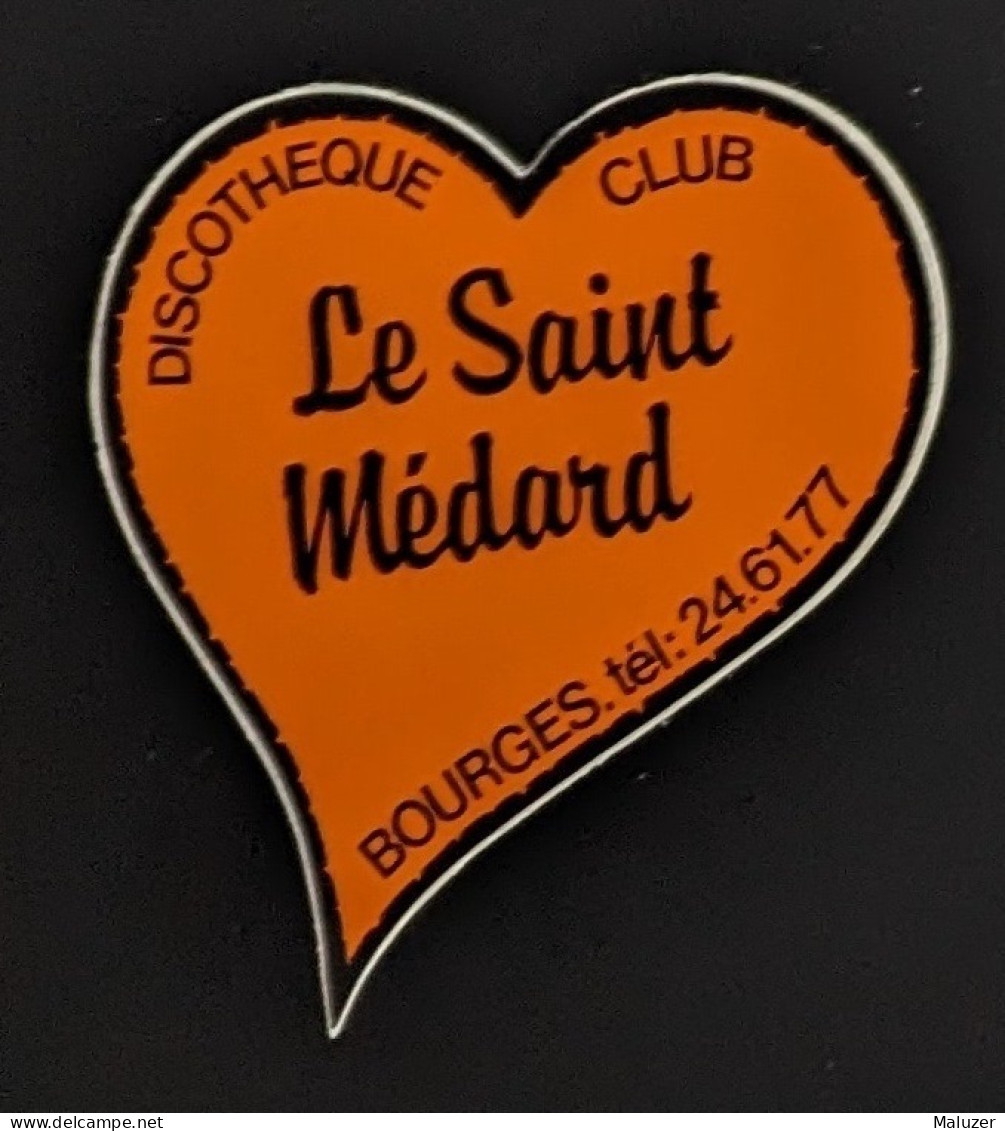 AUTOCOLLANT LE SAINT MÉDARD - DISCOTHEQUE NIGHT CLUB DANCING - BOURGES 18 CHER - Autocollants