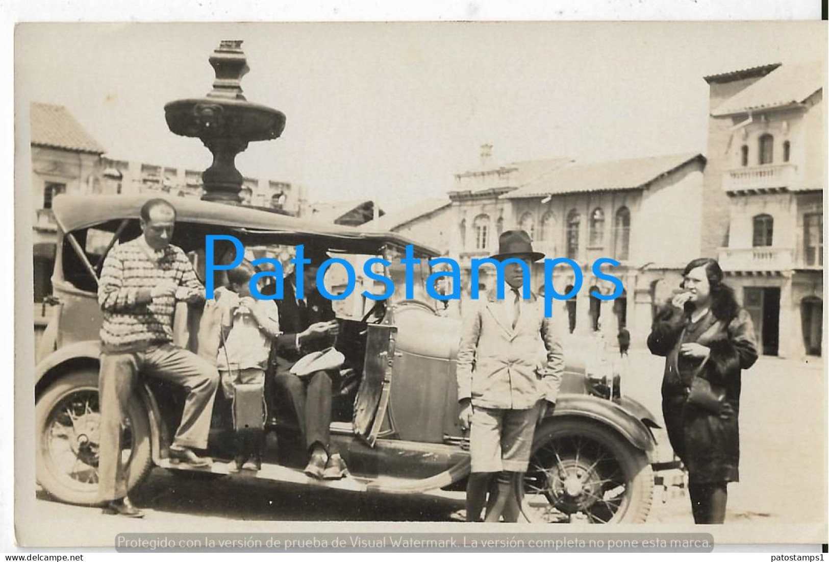 229084 REAL PHOTO AUTOMOBILE OLD CAR AND FAMILY POSTAL POSTCARD - Photographs