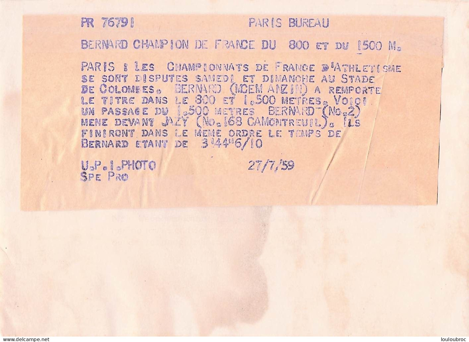 ATHLETISME 07/1959 STADE DE COLOMBES LE 1500M BERNARD DEVANT JAZY PHOTO 18 X 13 CM - Sports