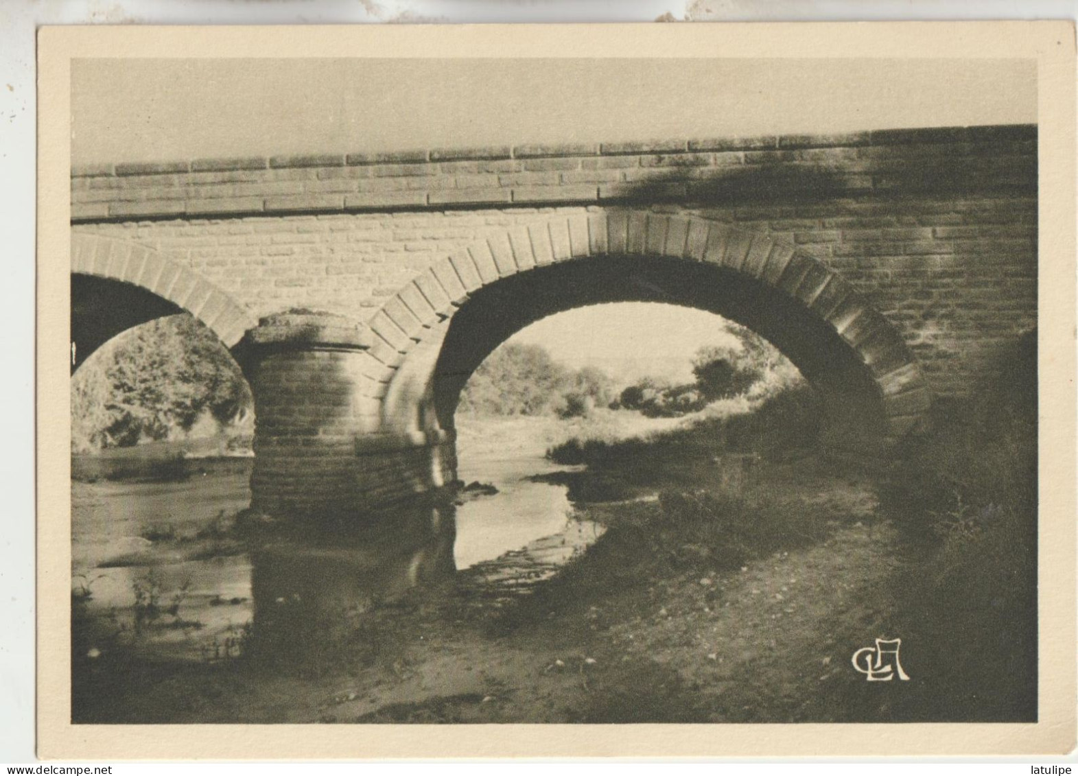 Cavaillon  84  Vieux Pont Sur Le Calavon Reservée A  Z  Chave - Cavaillon