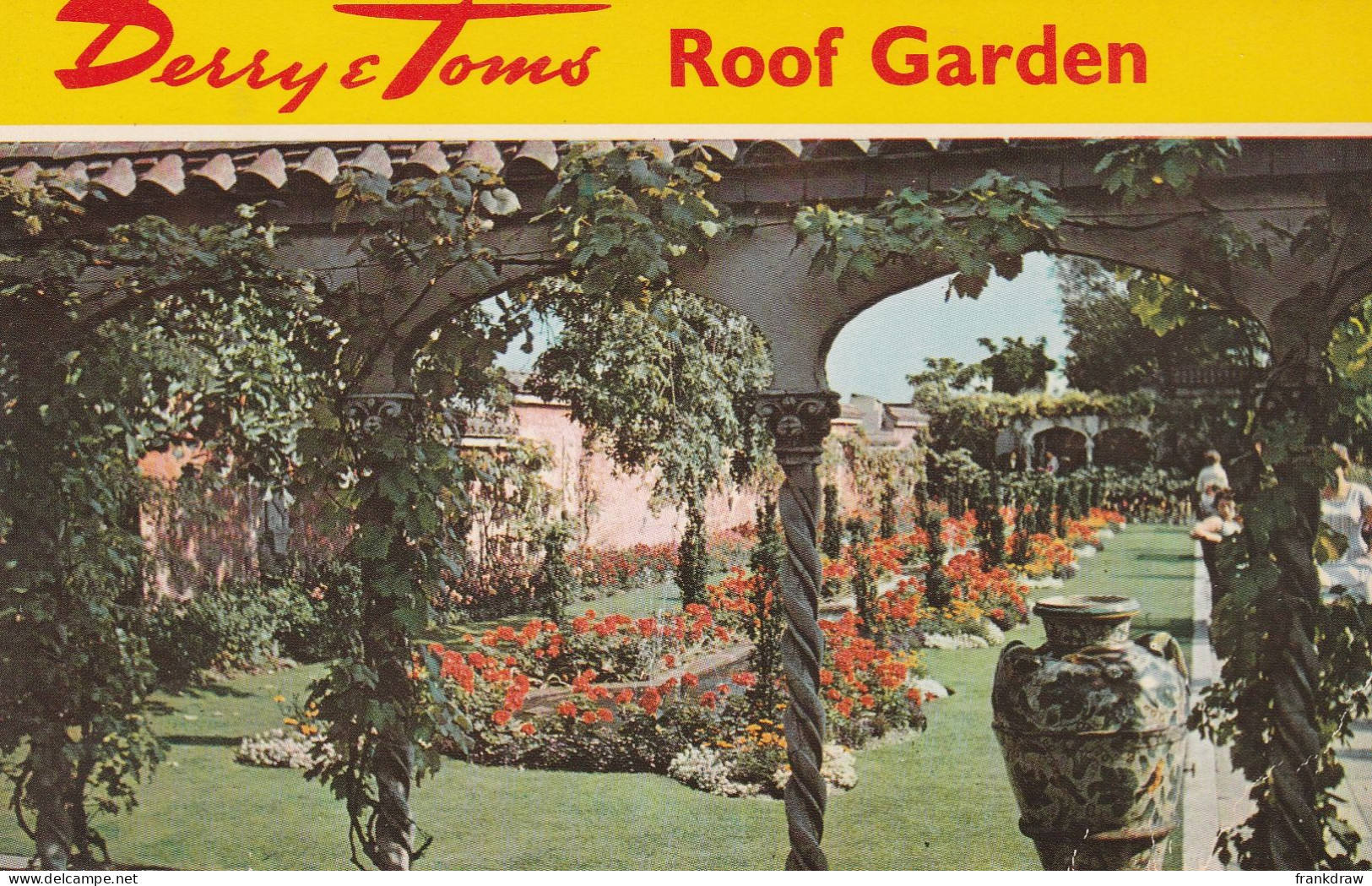 Postcard - Kensington, London - Derry And Tom's Roof Garden - Vine Covered Archway  - No Card No - Very Good - Unclassified
