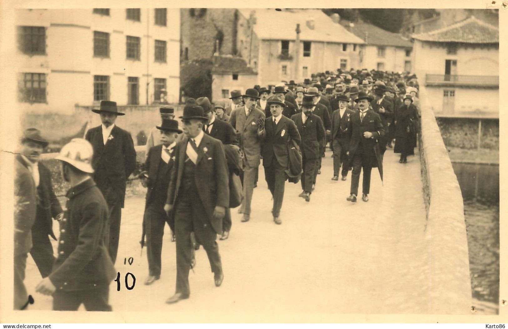 clisson * RARE 23 cartes photos * sapeurs pompiers , sociétés gymnastique , cérémonie , religieux mort , discours