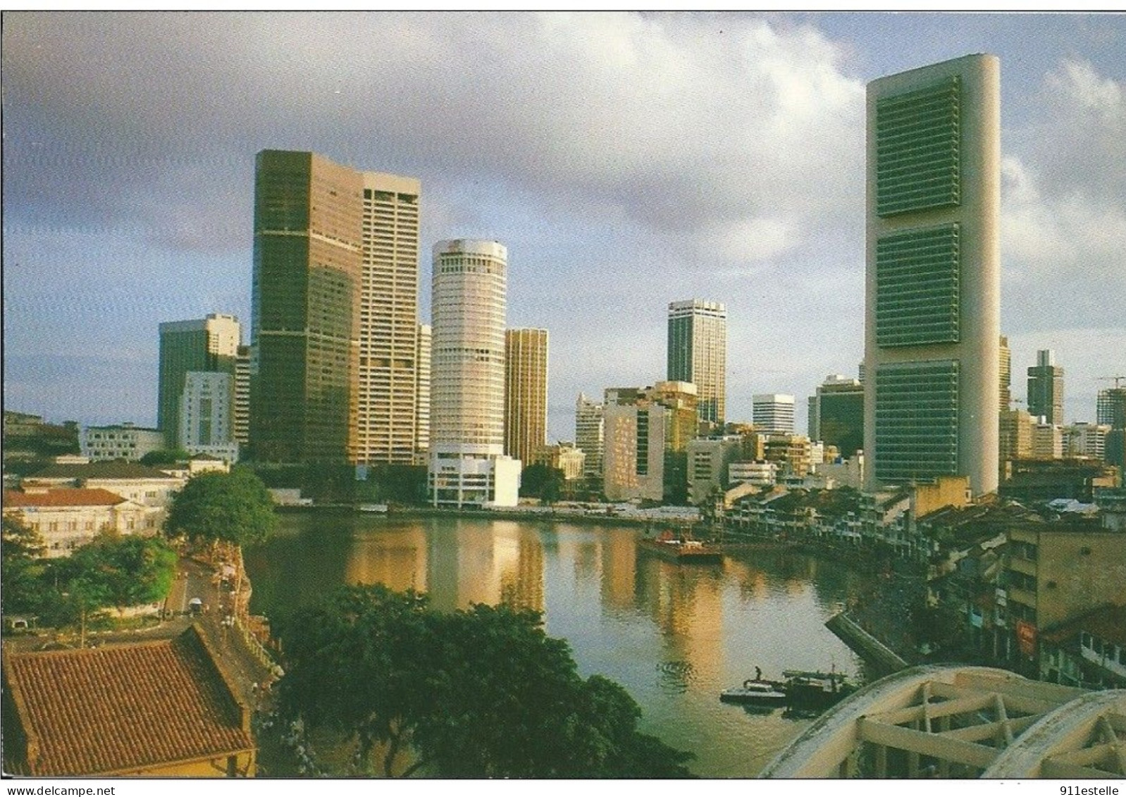 Singapore  THE   SINGAPORE  RIVER WITH COMMERCIAL  CENTRE SINGAPORE - Singapur