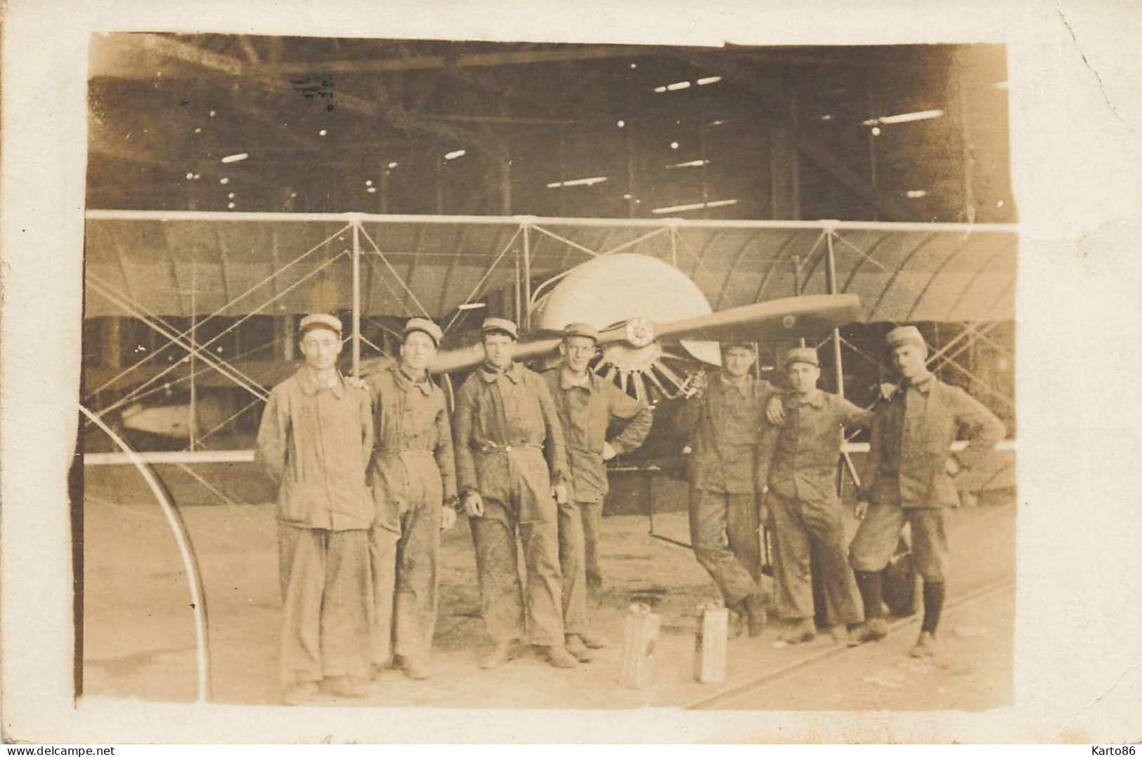 Aviation * Carte Photo * Aviateurs Et Avion Modèle Type Marque ? * Hangar Aérodrome - ....-1914: Precursors