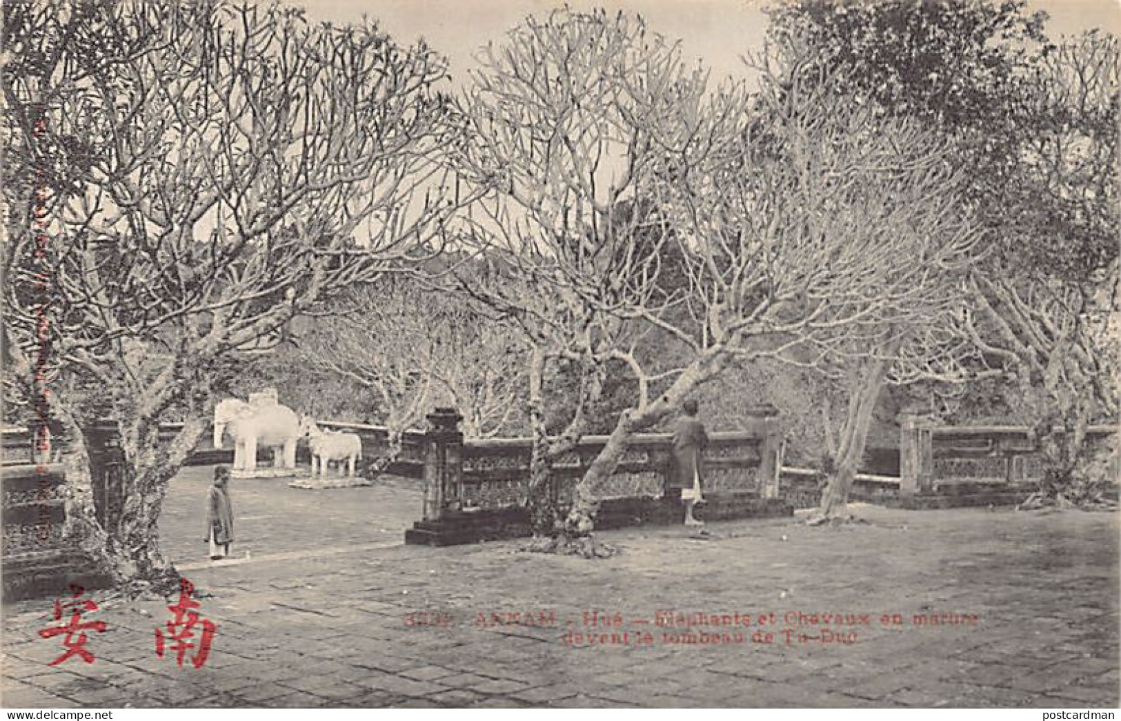 Vietnam - HUE - Éléphants Et Chevaux En Marbre Devant Le Tombeau De Tu Duc - Ed. P. Dieulefils 3531 - Viêt-Nam