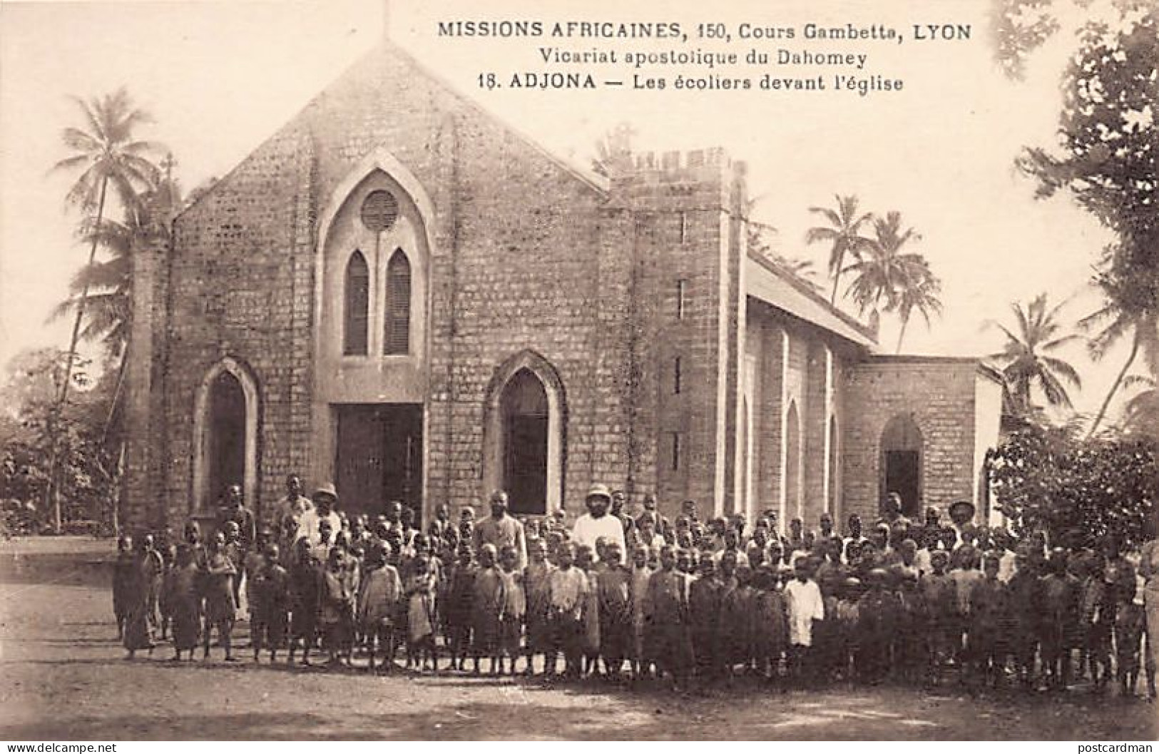 Bénin - ADJONA - Les écoliers Devant L'église - Ed. Missions Africaines 18 - Benin