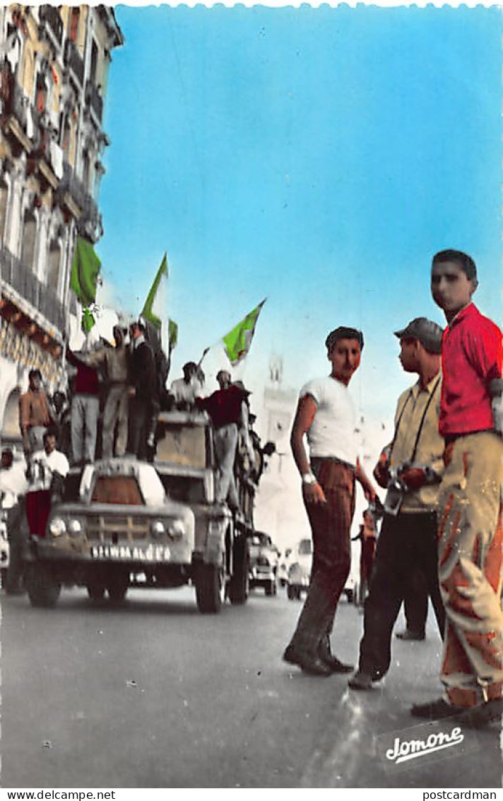 Algérie - Fêtes De L'Indépendance à Alger - Boulevard De La République Les Camions Défilent - Ed. Jomone 2040 - Algerien