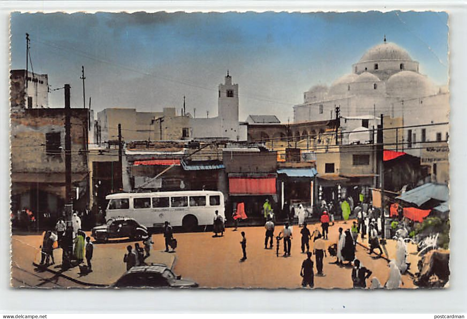 Tunisie - TUNIS - Place Bab Souika - Trolley-Bus - Ed. Gaston Lévy 60 - Tunisie