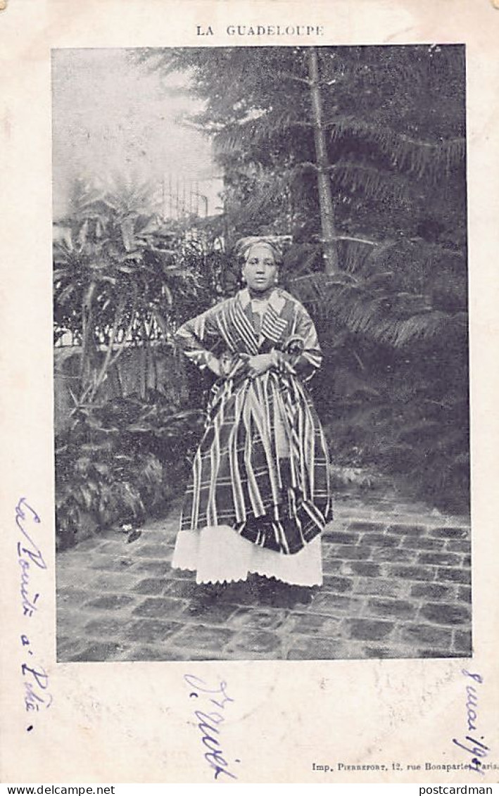 La Guadeloupe - Femme En Costume - Ed. Pierrefort  - Autres & Non Classés