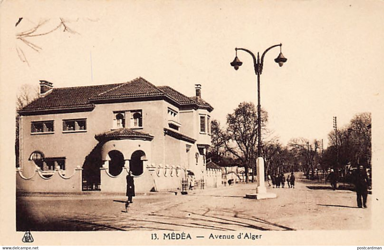 MEDEA - Avenue D'Alger - Médéa